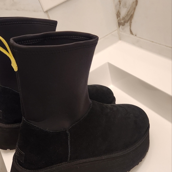 UGG Black Ankle Boots with Zipper - Picture 12 of 13